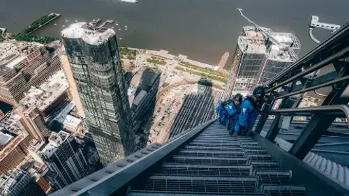 Etes-vous prêt à gravir cet escalier extérieur à 387 m de hauteur ?